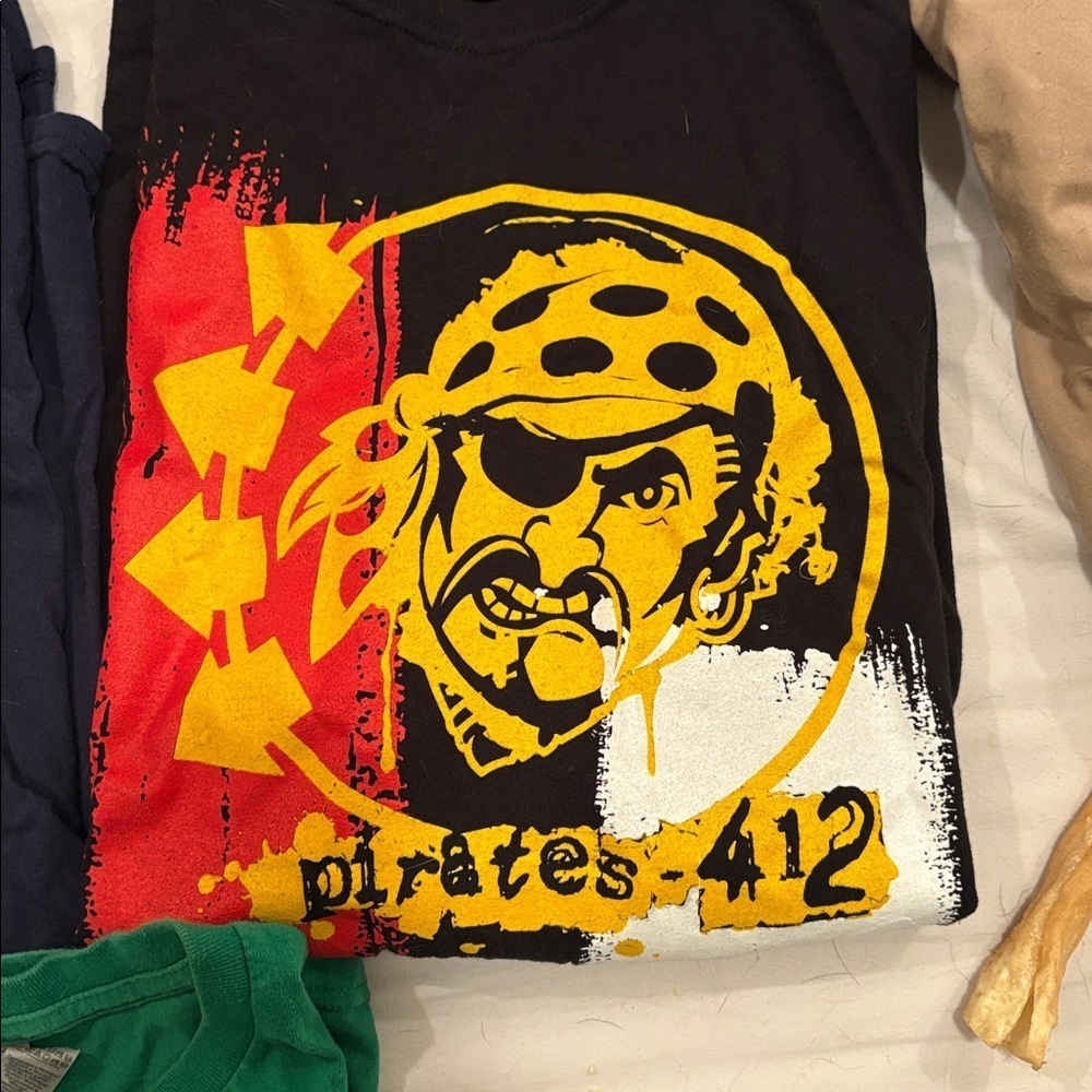 Bundle of Pittsburgh Pirates Unisex T-shirts Size XL - All From Games! - Picture 3 of 4